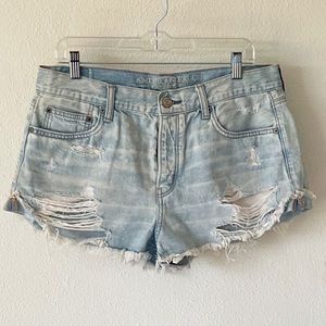 American Eagle Tomgirl Shortie Cutoff Lightwash Destroyed Denim Shorts Size 12